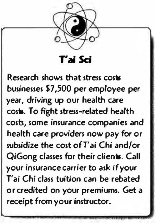 Lớp Thái Cực Quyền tại công viên hoặc trung tâm cộng đồng