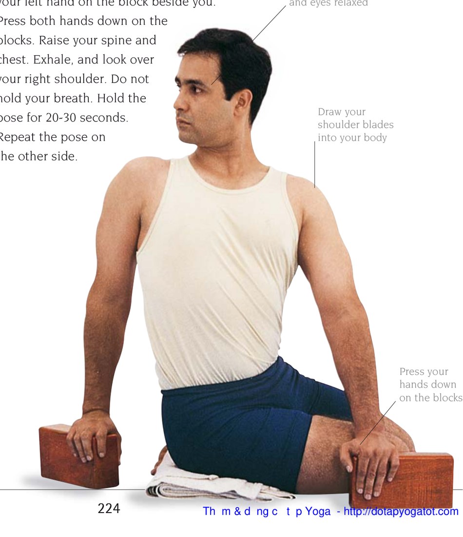 Bharadvajasana — giữ não và mắt thư giãn