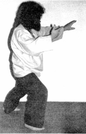 Kéo Cung (Trái) (Drawing the Bow (Left)) — hình 78, ảnh gốc trang 49