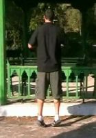 Cúi gập phía trước — duỗi cơ bắp chân