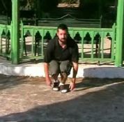 Tập squat một chân có tạ
